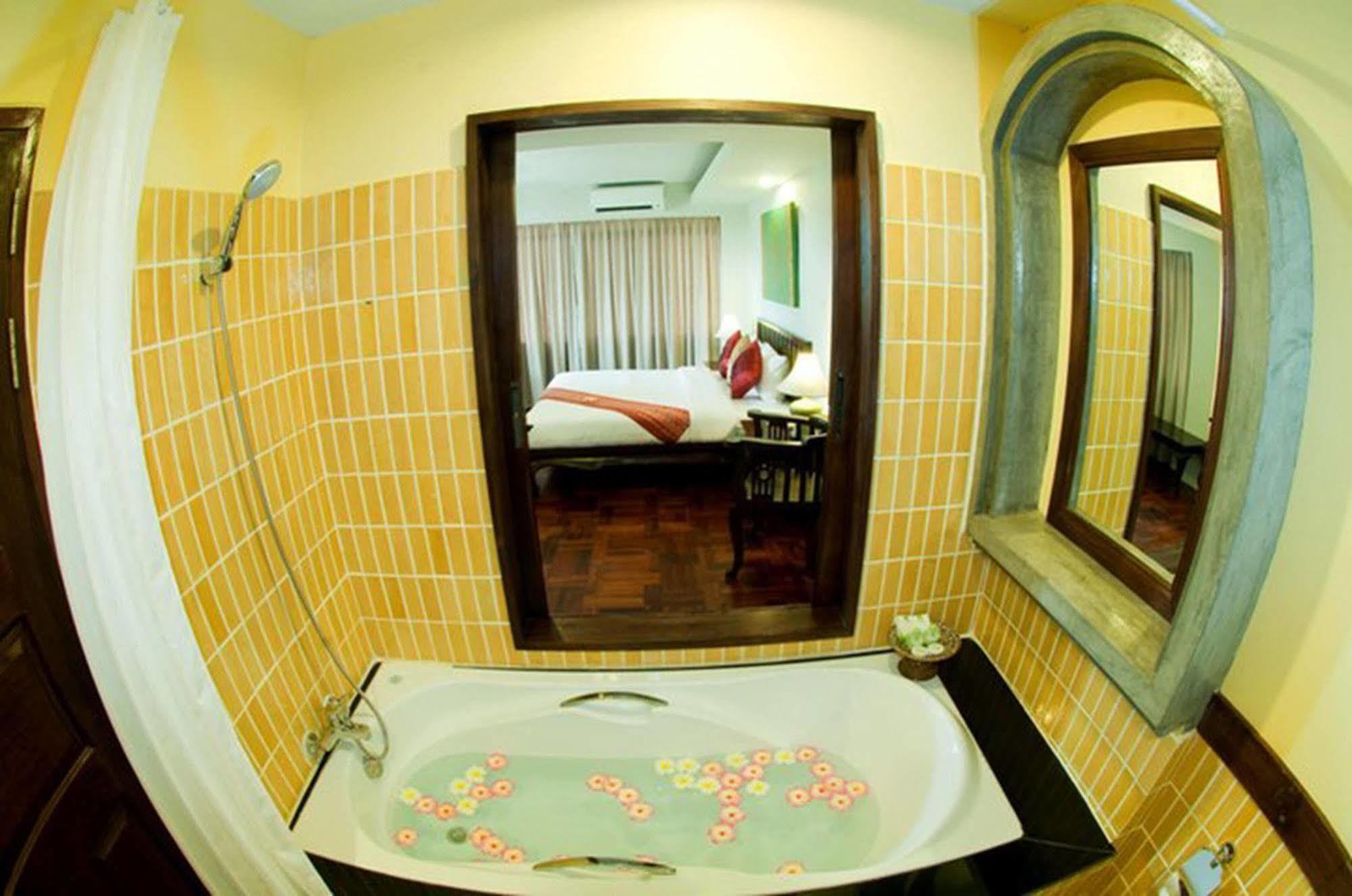 Swankaburi Boutique Hotel Sawankhalok Exterior photo